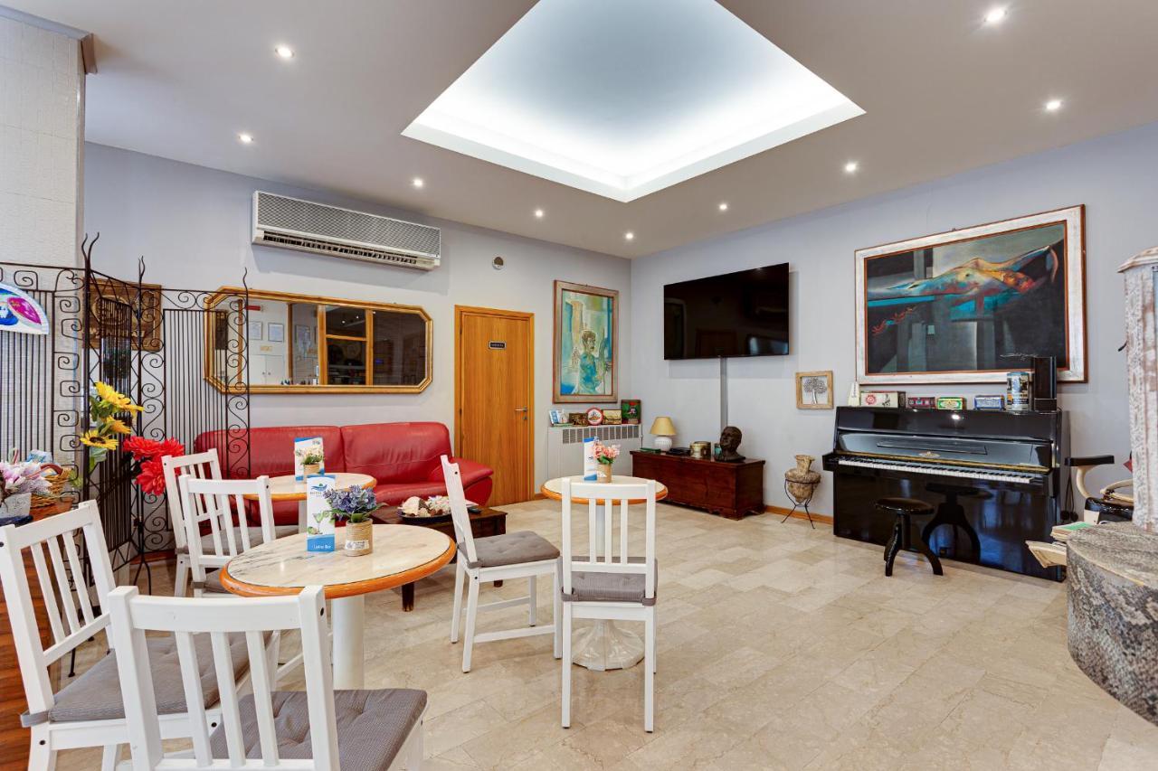 Hotel Kiss Cesenatico Zewnętrze zdjęcie