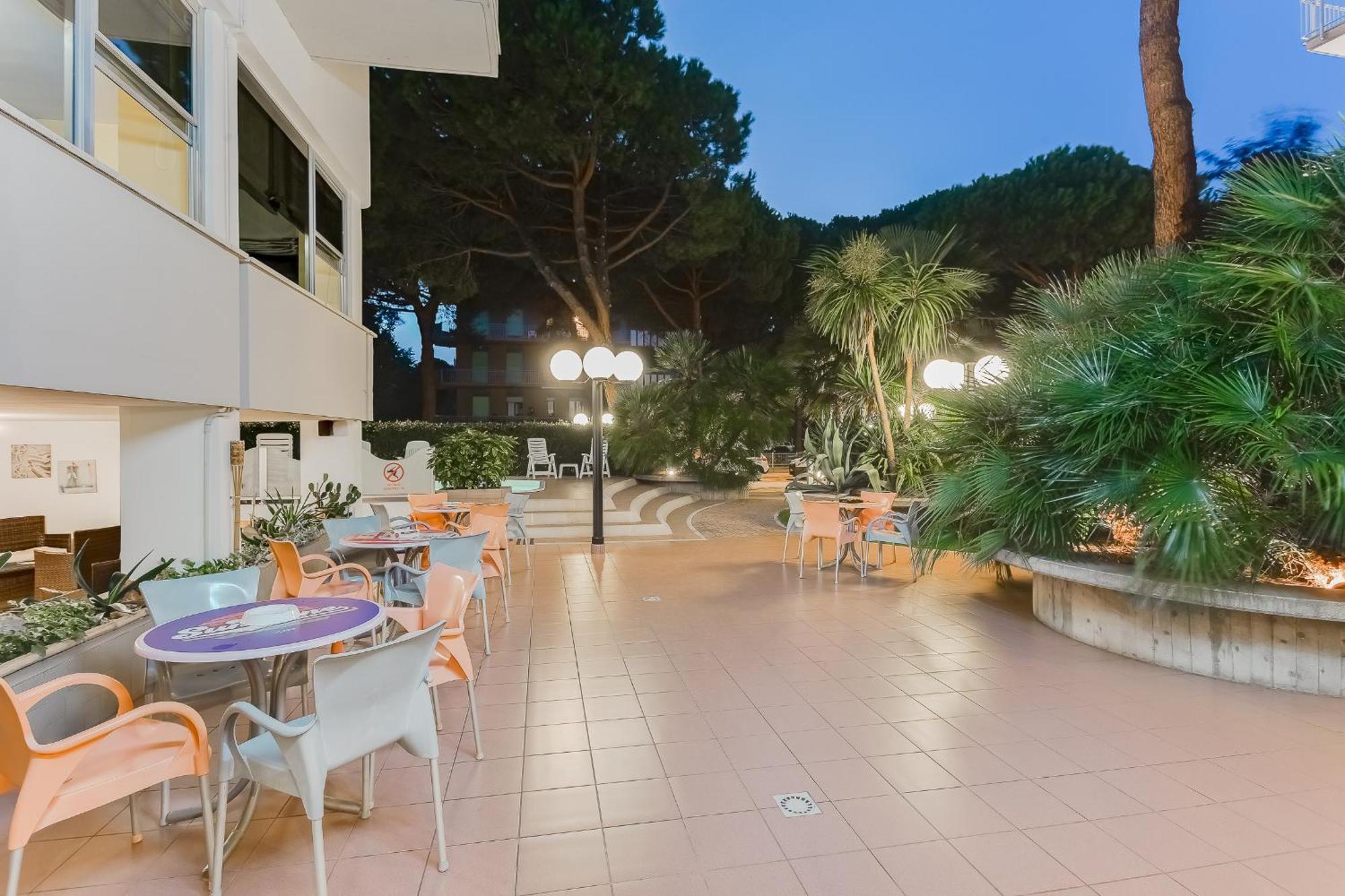 Hotel Kiss Cesenatico Zewnętrze zdjęcie